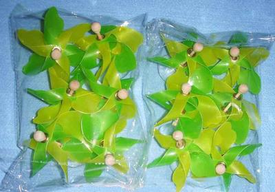 塑料玩具小風(fēng)車(chē) 裝飾禮品與插枝的多元化選擇